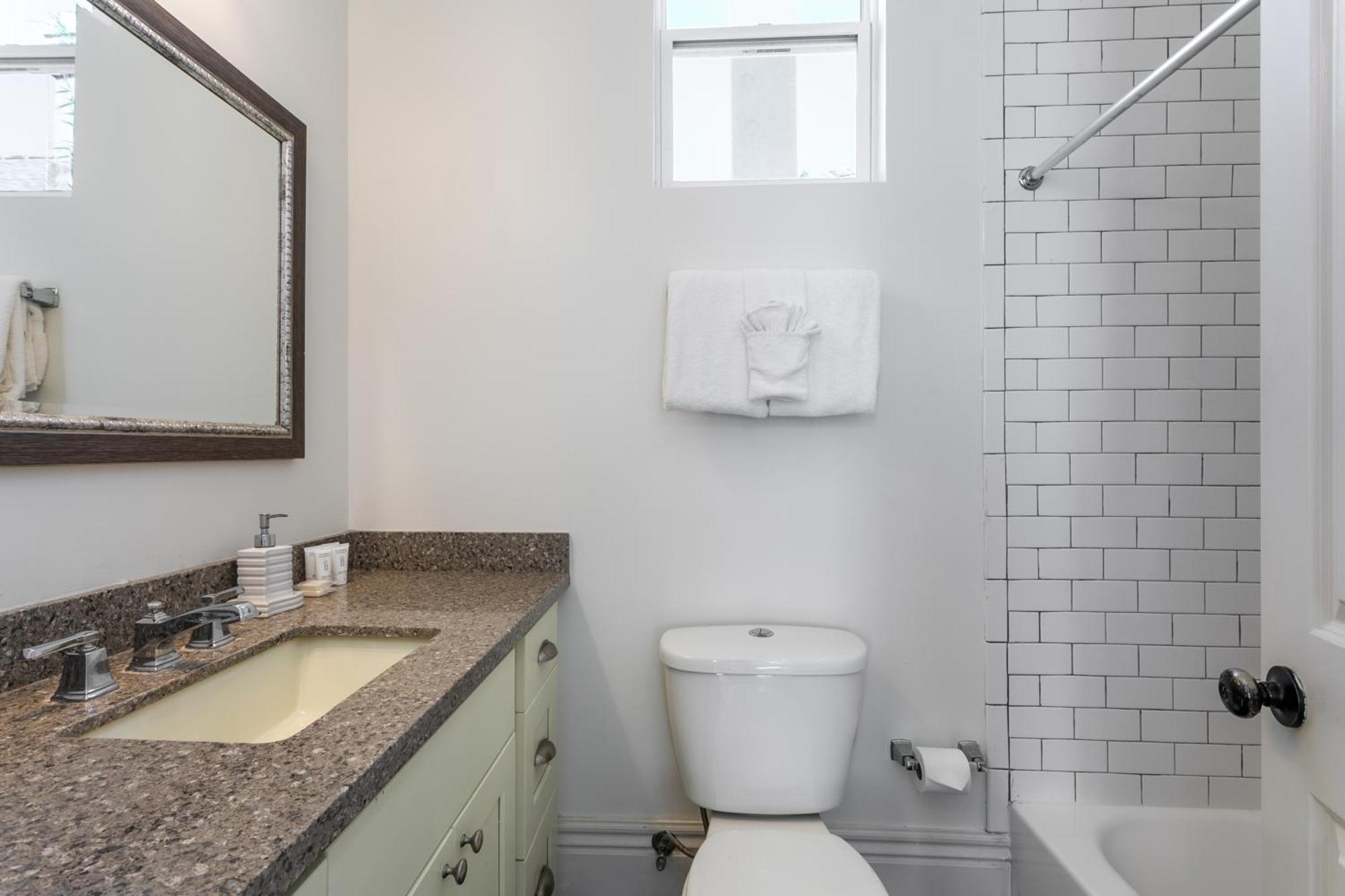 Charming 2Br On Carondelet By Hosteeva Apartment New Orleans Exterior photo