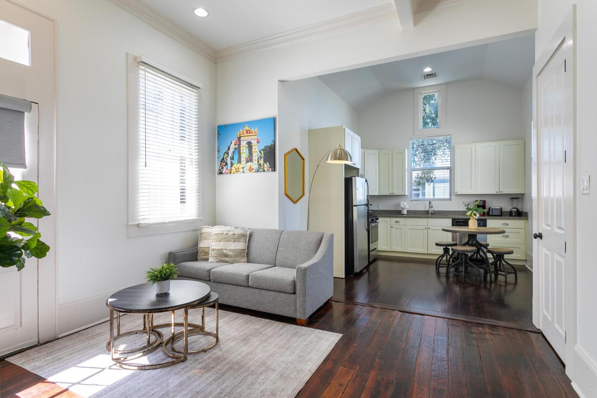 Charming 2Br On Carondelet By Hosteeva Apartment New Orleans Exterior photo