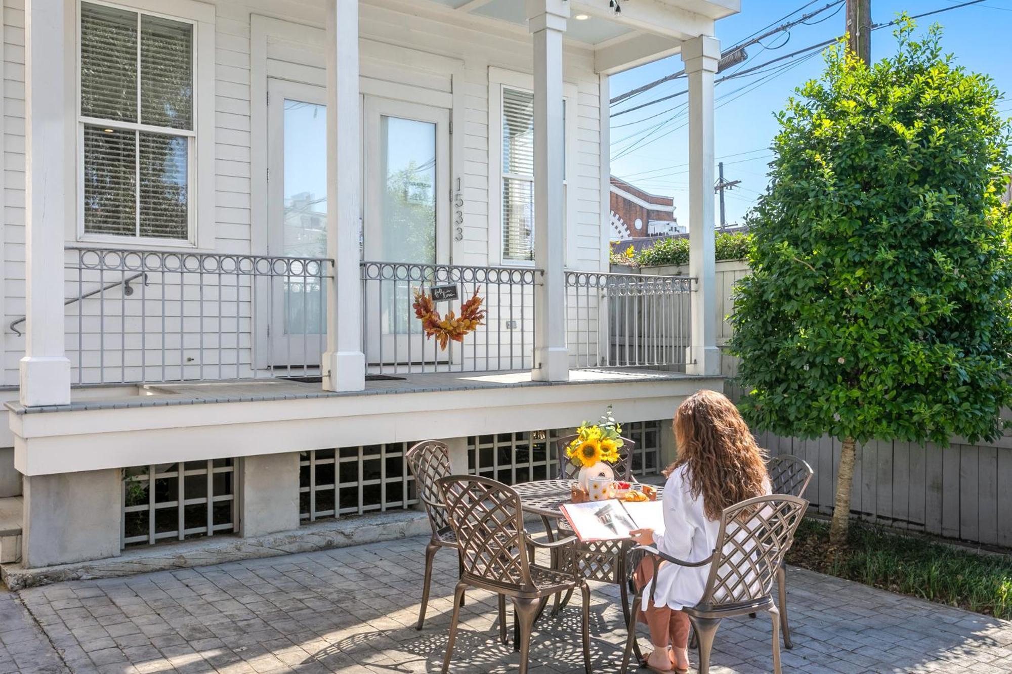 Charming 2Br On Carondelet By Hosteeva Apartment New Orleans Exterior photo