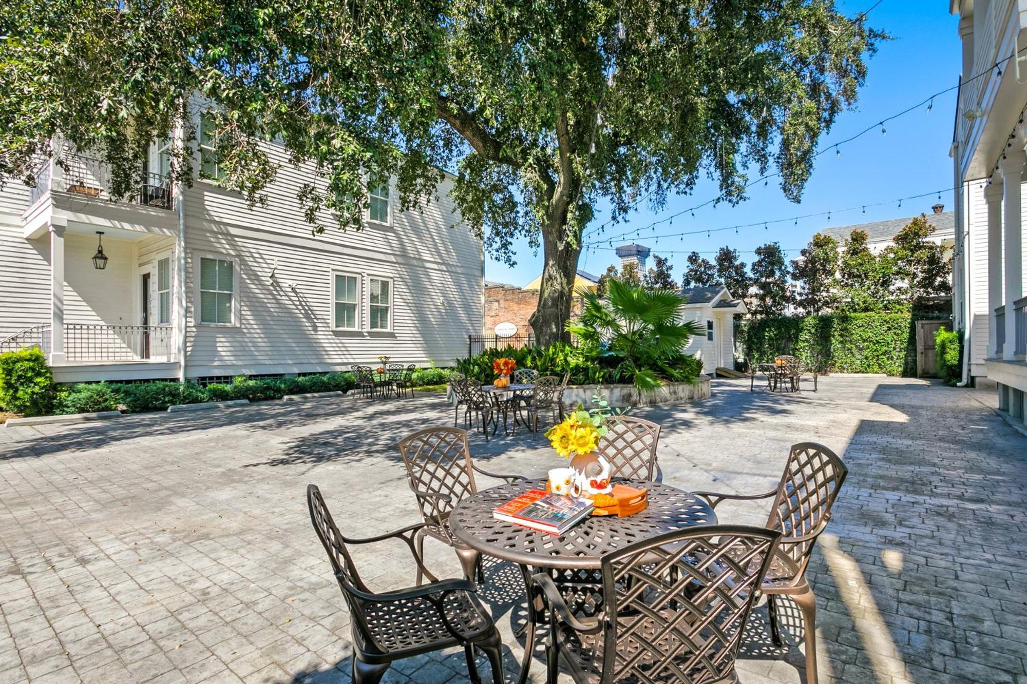 Charming 2Br On Carondelet By Hosteeva Apartment New Orleans Exterior photo