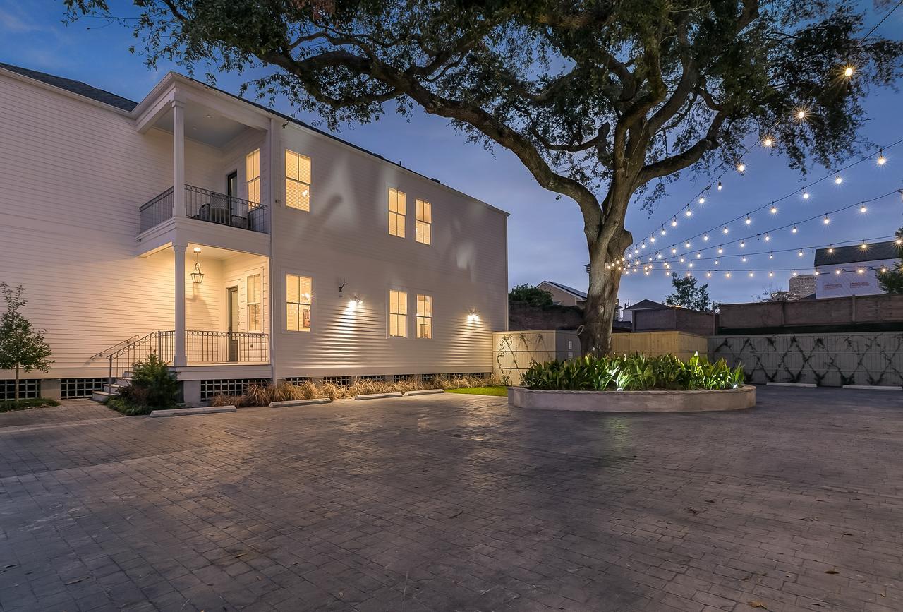 Charming 2Br On Carondelet By Hosteeva Apartment New Orleans Exterior photo