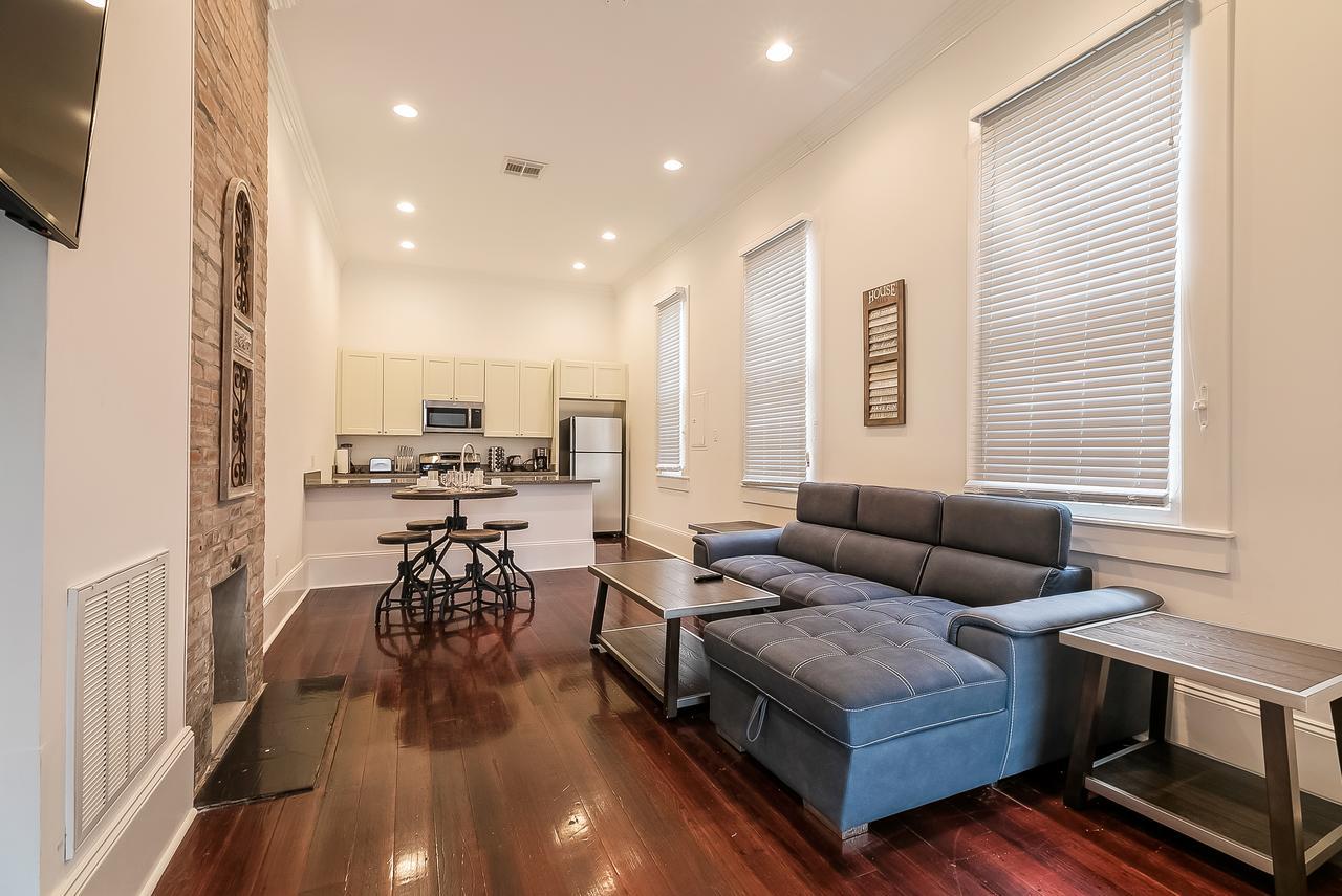 Charming 2Br On Carondelet By Hosteeva Apartment New Orleans Exterior photo